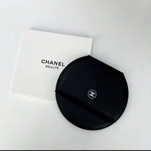 CHANEL Elegant Black mirror